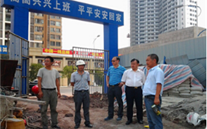 张龙义董事长视察慰问AG尊时凯龙人生就博官方网站燃气股份有限公司办公大楼建设基地